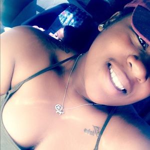 Meet your Posher, Tiara